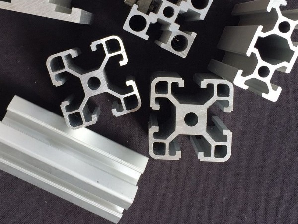 鋁型材廠家在面對自然災害的時候應該做什么？