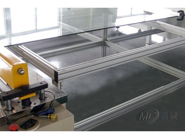 工業鋁型材工作臺如何選型？