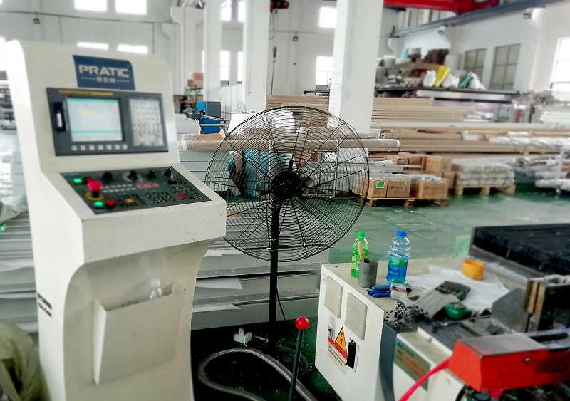 美誠鋁業(yè)生產車間